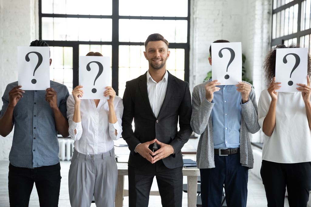 Sesgos cognitivos en entrevistas de trabajo y cómo evitarlos Sesgos cognitivos en entrevistas de trabajo y cómo evitarlos