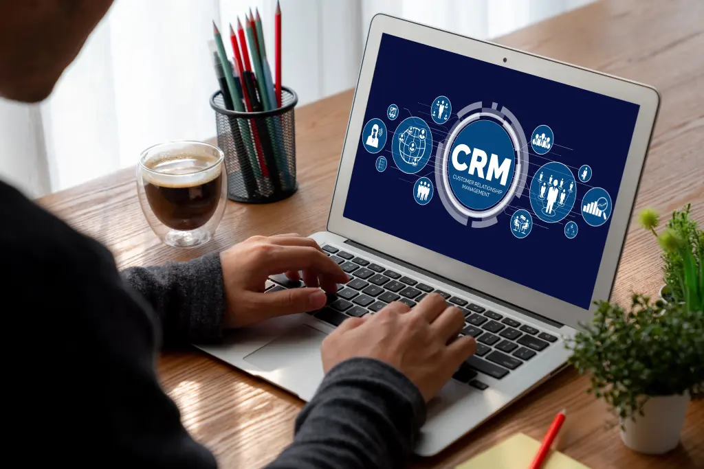 Gestión de la posventa en un CRM: 7 acciones clave tras el cierre para cumplir lo prometido