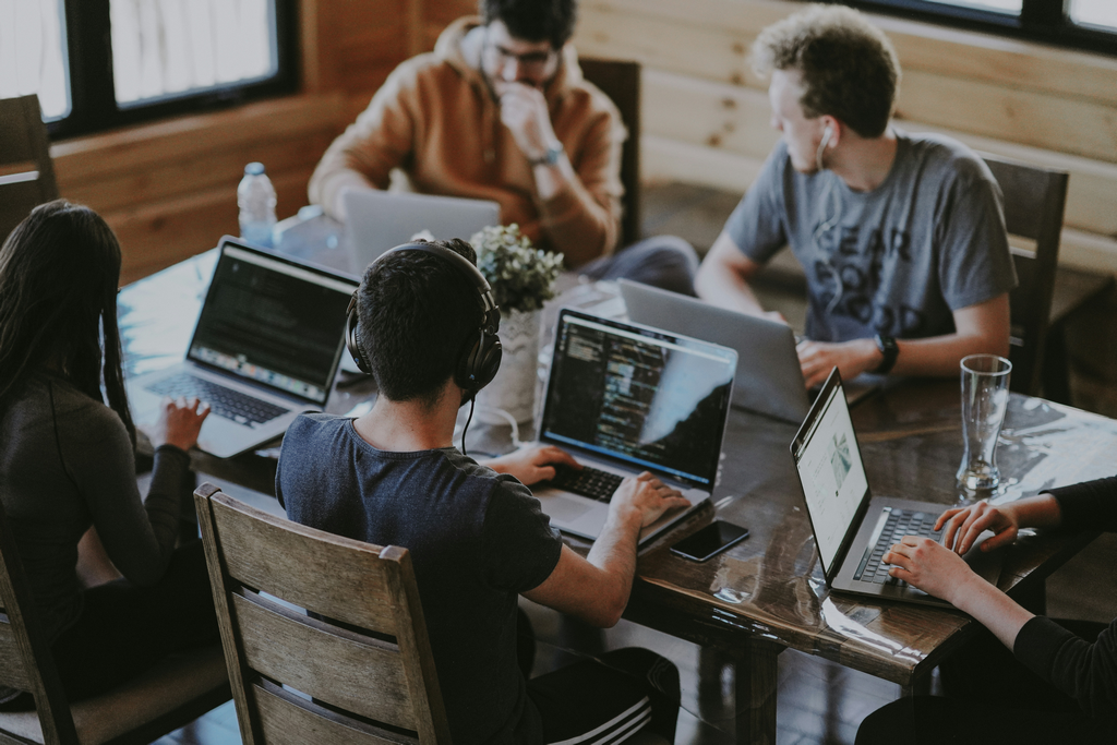 ¿Qué es el aprendizaje cooperativo y cómo mejora la productividad de tu empresa?