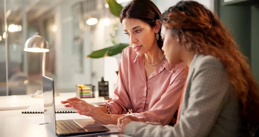 Evaluaciones de Desempeño: Convierte el día del juicio en una versión 'Spotify Wrapped' de tu carrera