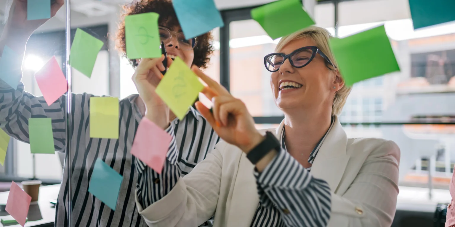 ¿Cuáles son los 4 pilares de un ambiente laboral saludable?