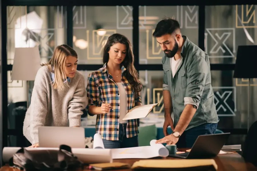7 formas de optimizar la entrega de proyectos en agencias creativas 