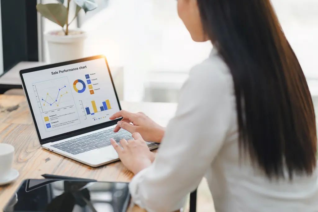 CRM móvil en terreno: 7 pasos para ventas sin pérdidas