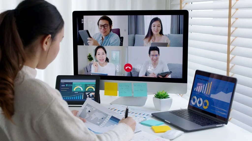 10 herramientas de comunicación interna esenciales que toda organización necesita para tener éxito