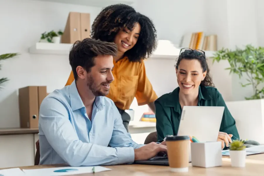 Simplificando flujos de trabajo complejos: herramientas y técnicas para equipos pequeños