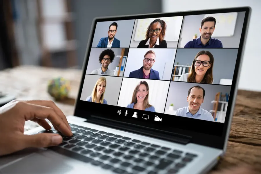 Liderazgo a distancia: funcionalidades CRM para equipos remotos exitosos