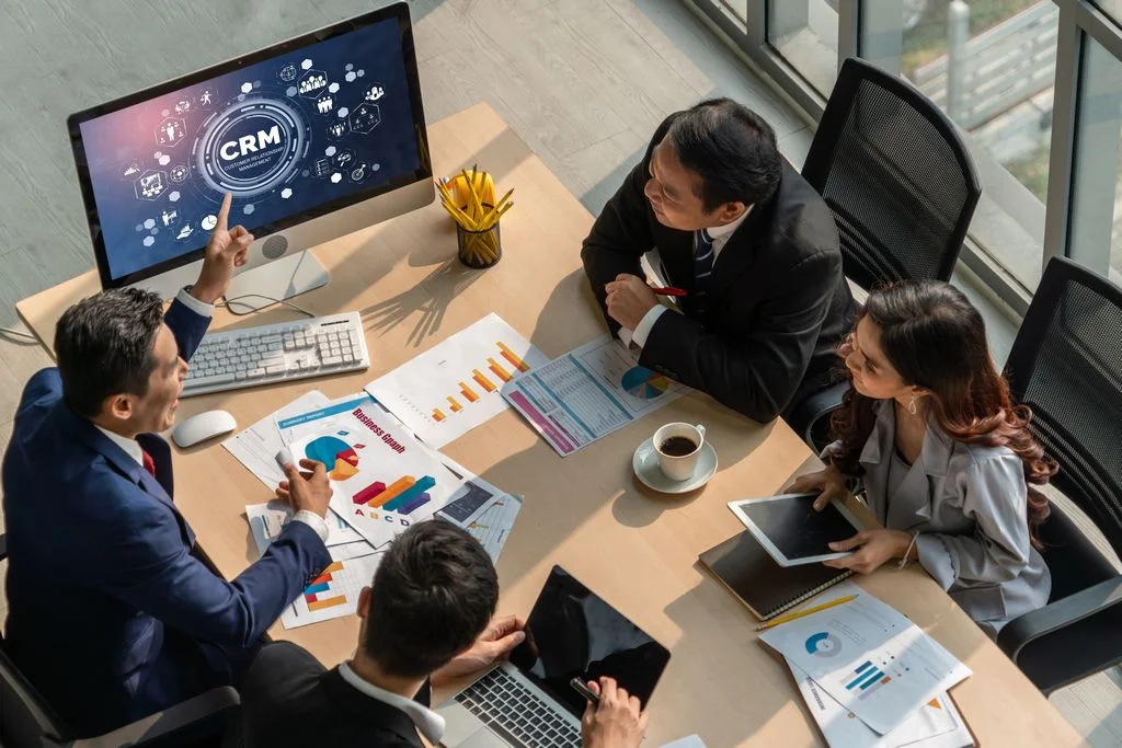 Bitrix24 vs Zoho: ¿Cuál CRM es mejor para tu organización?