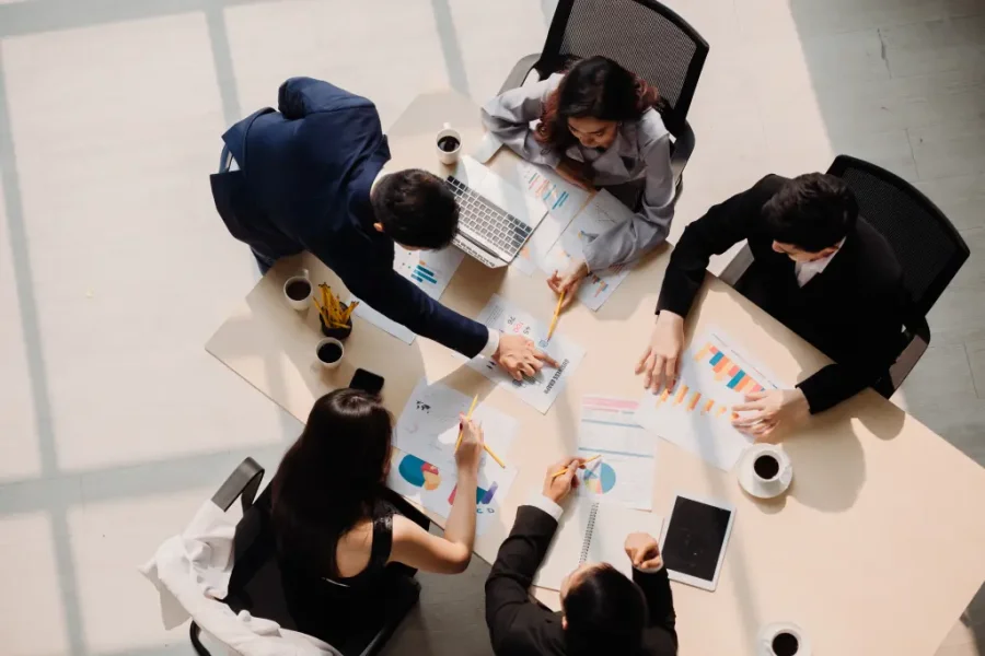 ¿Qué es el flujo de trabajo y cómo optimizarlo? Guía para PYMES y empresas grandes