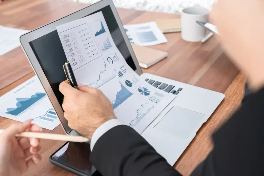 Análisis de CRM: cómo los datos impulsan decisiones de negocio más inteligentes